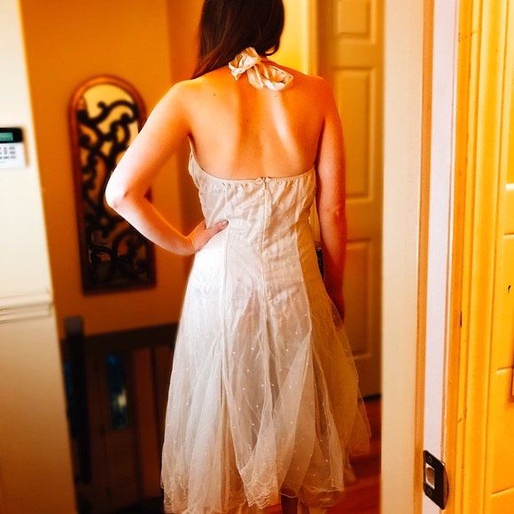 Delicate, feminine & sexy cream lace dress - Picture 2 of 8